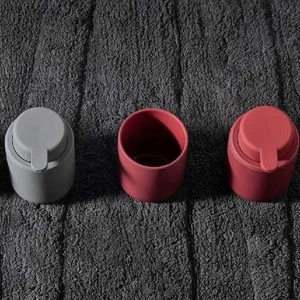 דיספנסר לסבון נוזלי UME - אדום 381071 Zone Denmark