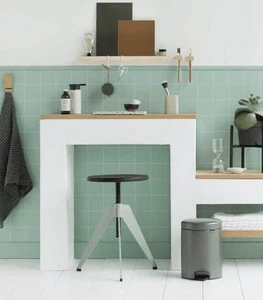 פח פדל 5 ליטר NewIcon - אפור בטון מינרלי Brabantia