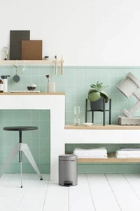 פח פדל 3 ליטר NewIcon - אפור בטון מינרלי Brabantia