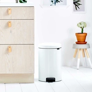 פח פדל 20 ליטר NewIcon - לבן Brabantia