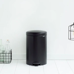 פח פדל 20 ליטר NewIcon - שחור מט Brabantia