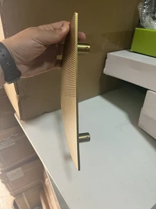חצי עיגול 25 סמ גובה קיים בחלק וקיים בחצי חלק חצי פסים זהב מוברש